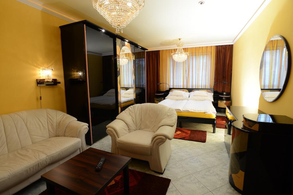Nexus Vendeghaz Szeged Aparthotel Rom bilde
